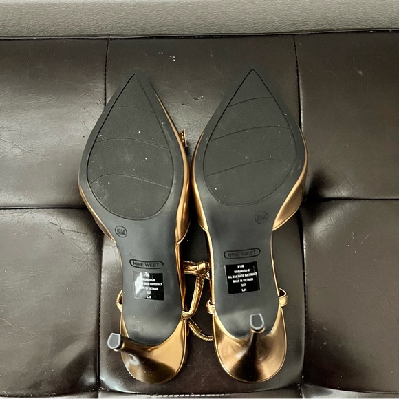 Nine West Metallic Gold Heels - Picture 6 of 6